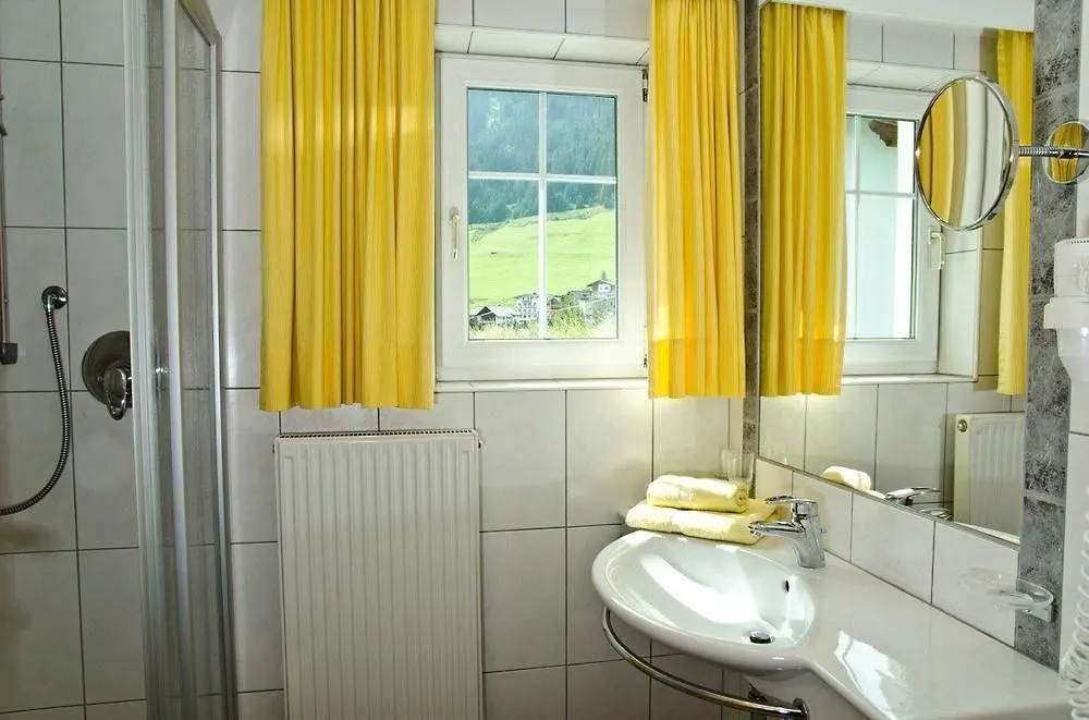 Petit Madlein Bed & Breakfast Ischgl Austria
