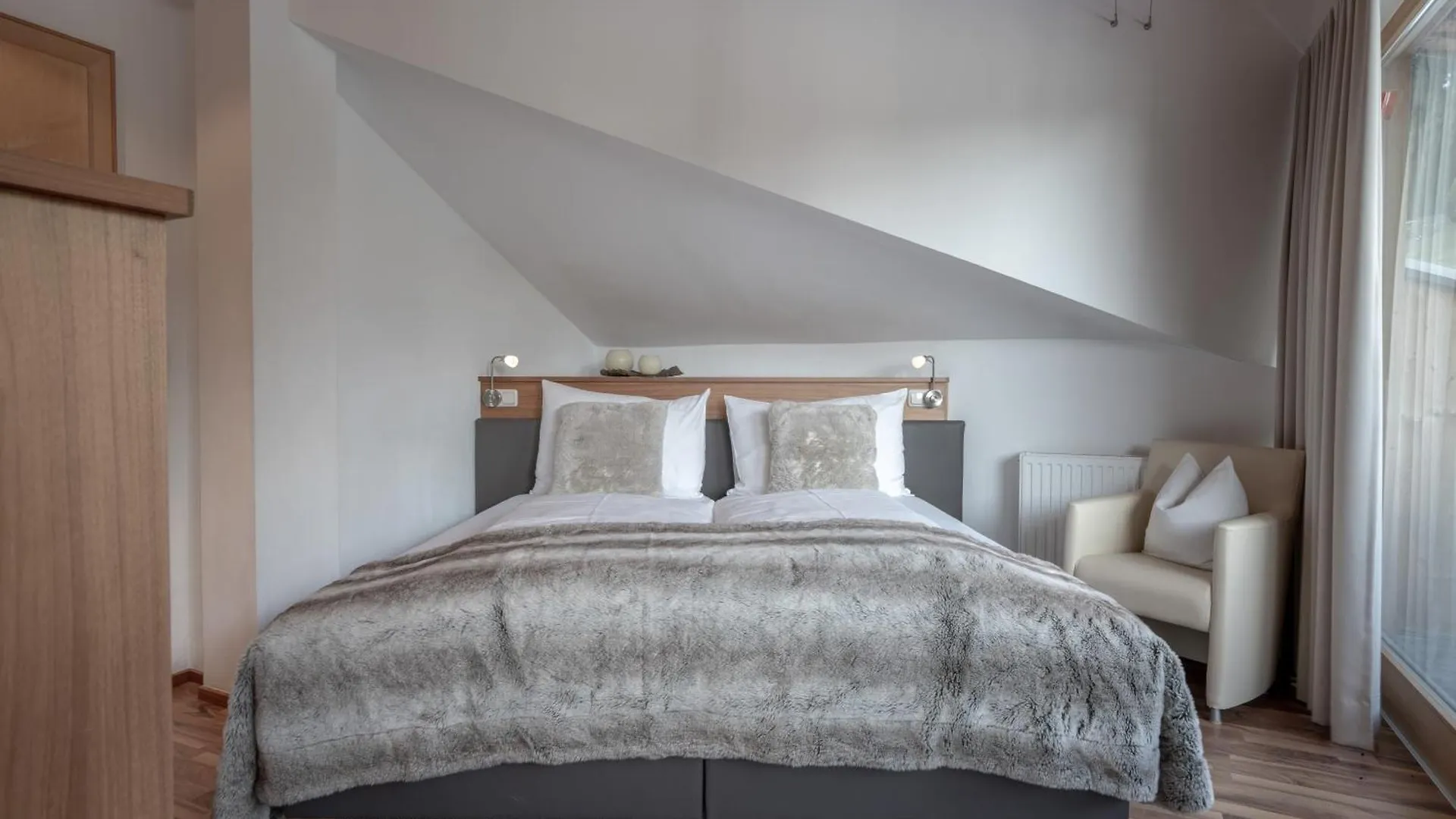 Petit Madlein Bed & Breakfast Ischgl 4*,